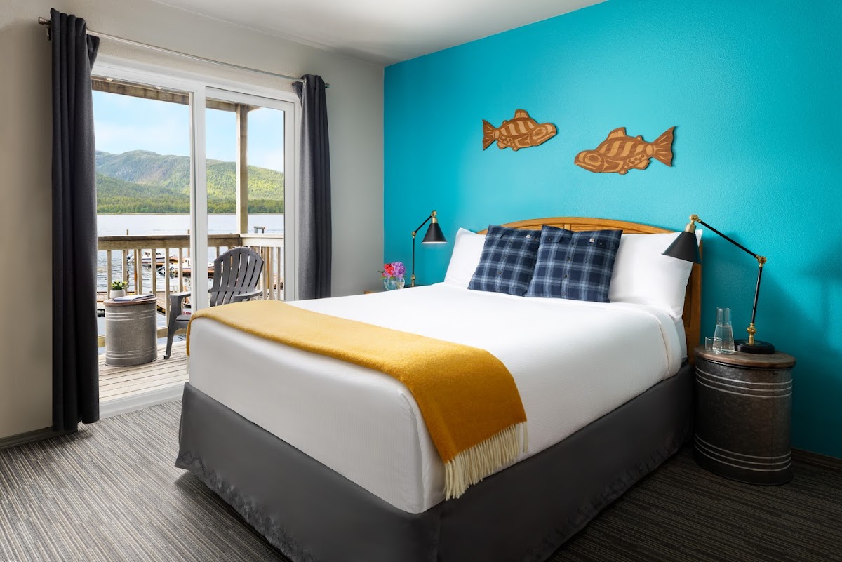 The Ketch Inn & Marina - rebranded from Edgewater Inn